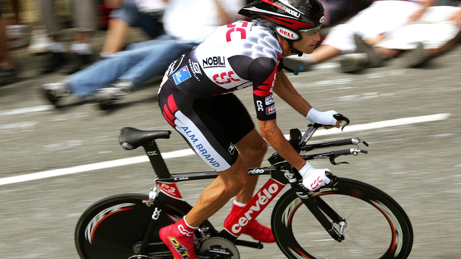 中国射击年轻选手在2026年世界杯连夺三金 震惊枪坛